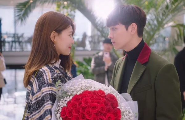 Aplikasi resmi untuk menonton drama online, terbuka di layar ponsel Anda.